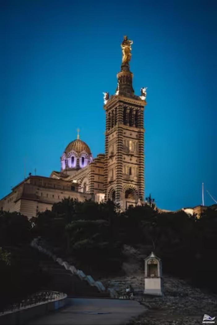 Superbe Appart, Central, Petit Balcon & Vue Place Marseille Bagian luar foto
